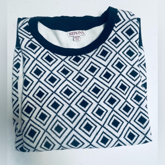 Merona Navy and White Diamond Pattern 3/4 sleeve Sweater - Picture 8 of 9